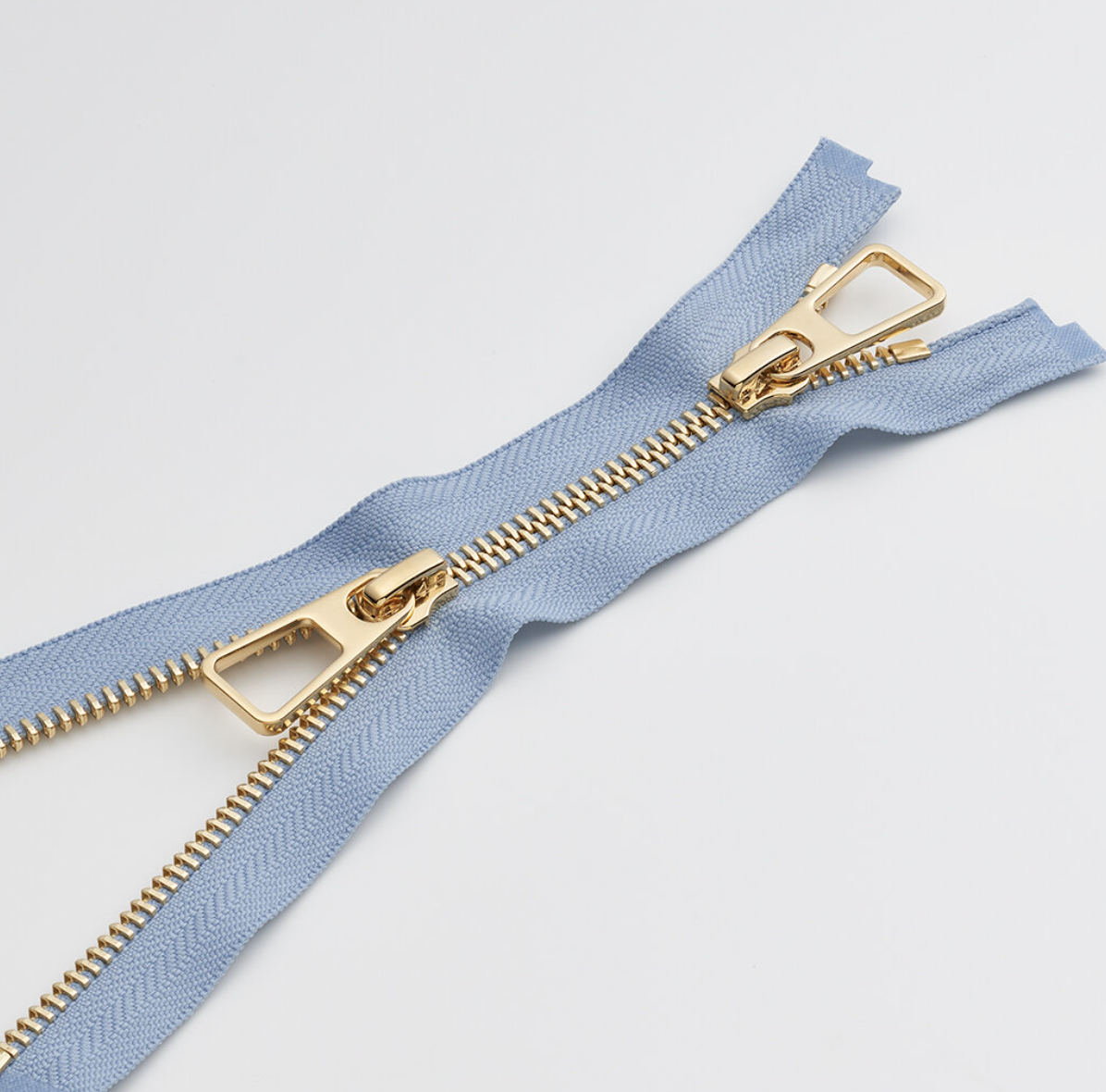 Молнии YKK